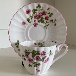 EUC VTG TUSCAN BONE CHINA TEACUP AND SAUCER IN PATTERN WOOD SORRELL